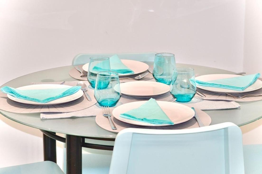 Fidelity Stays Beach Themed Apartment Brighton ภายนอก รูปภาพ